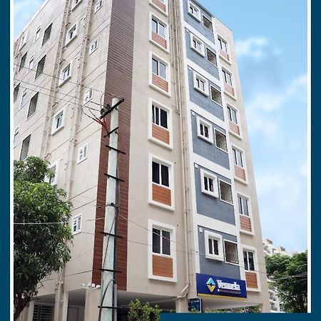 Vennela Hotel Apartments Бангалор Экстерьер фото
