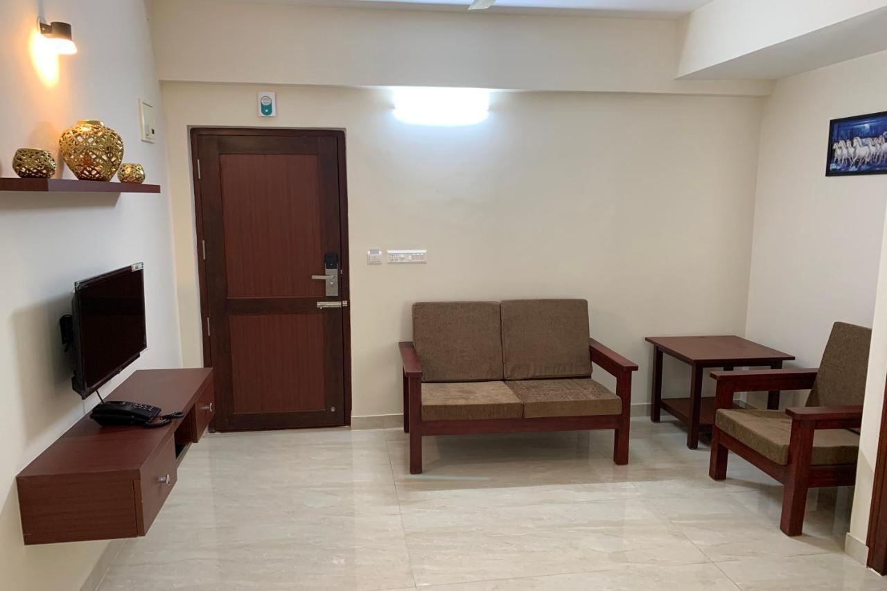 Vennela Hotel Apartments Бангалор Экстерьер фото