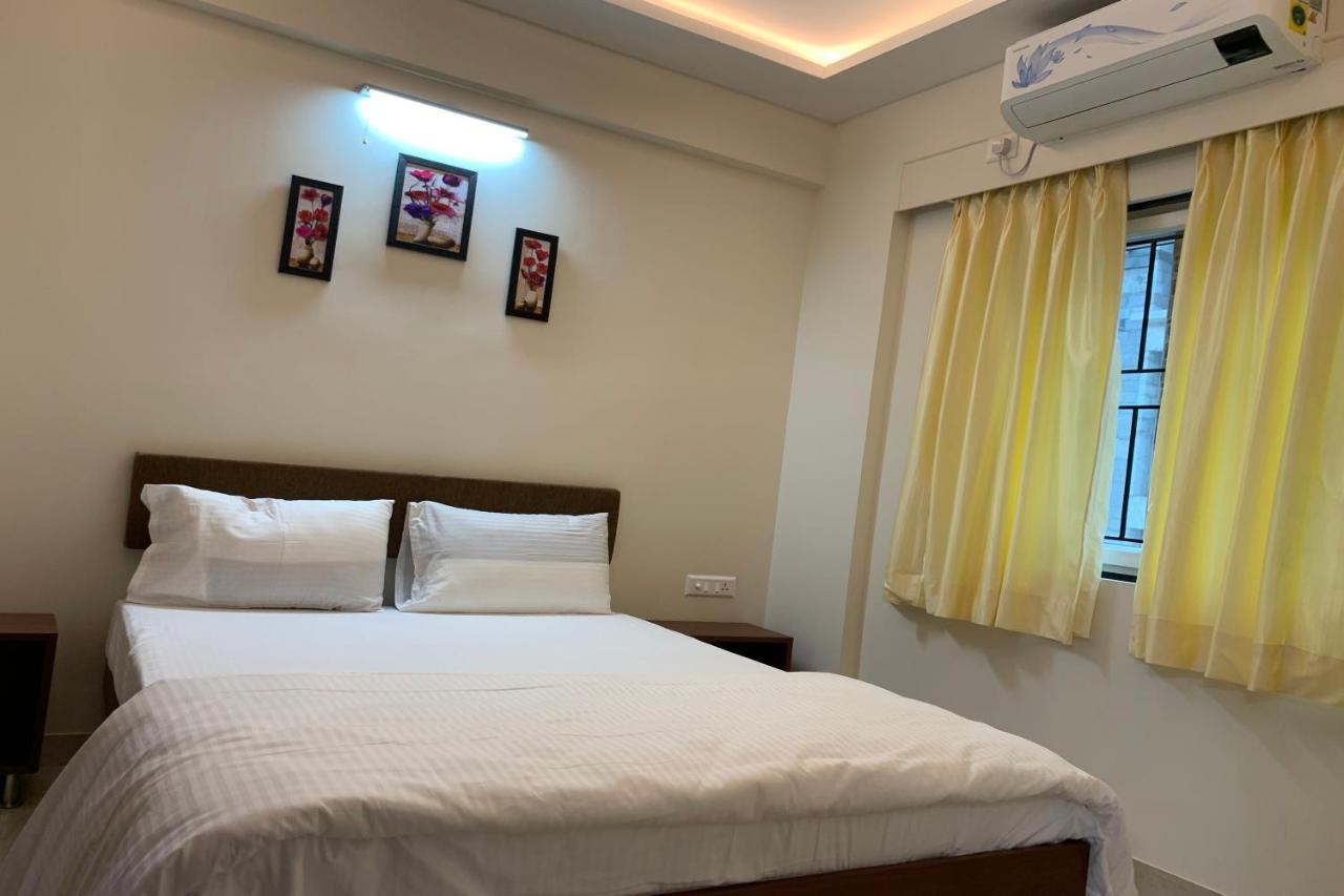 Vennela Hotel Apartments Бангалор Экстерьер фото